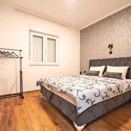 Sidro Apartment